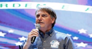 Novo Bolsa Família de R$ 300 está 'praticamente acertado', diz Bolsonaro